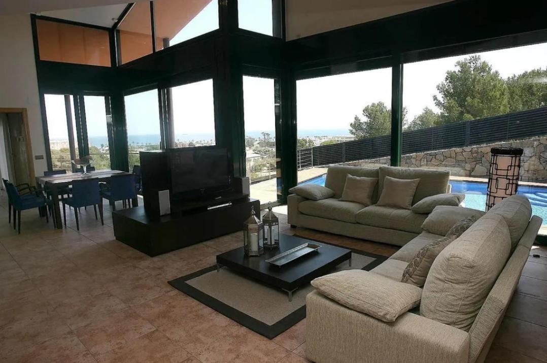 Chalet En La Urbanizacion Mirador De Hébergement de vacances