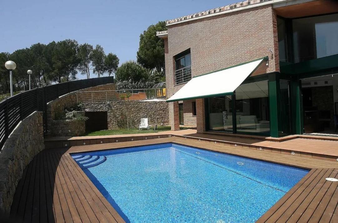 Chalet En La Urbanizacion Mirador De *